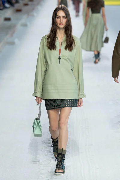 Look 22